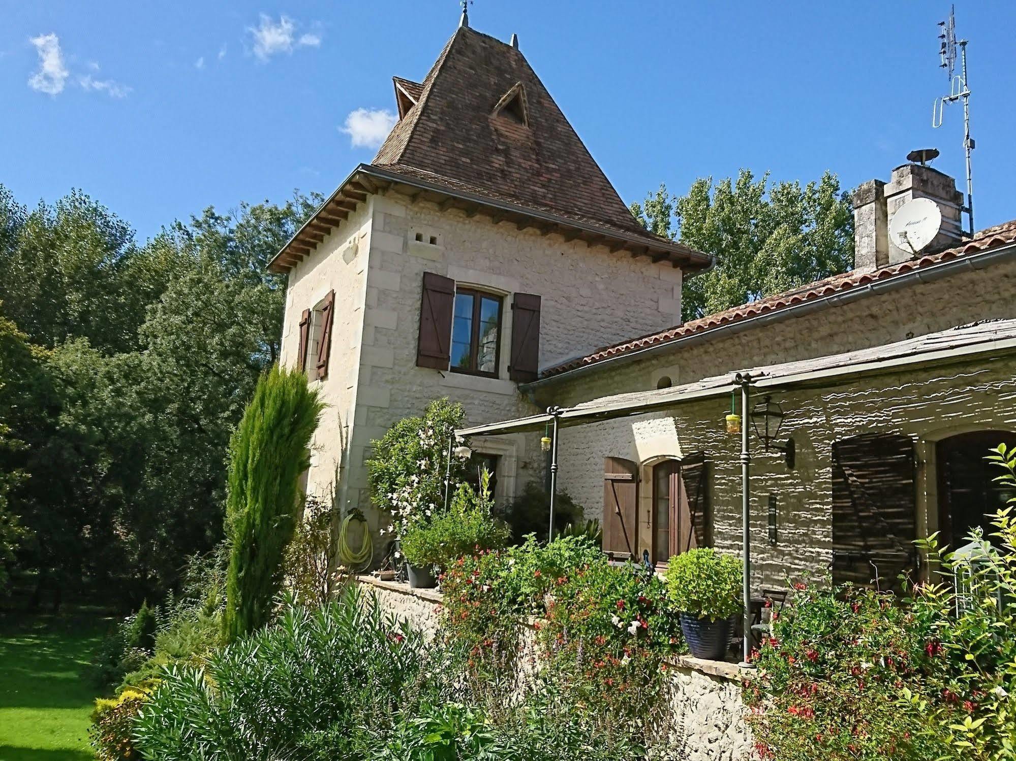 Hotel Moulin Rouhaud Montboyer Esterno foto