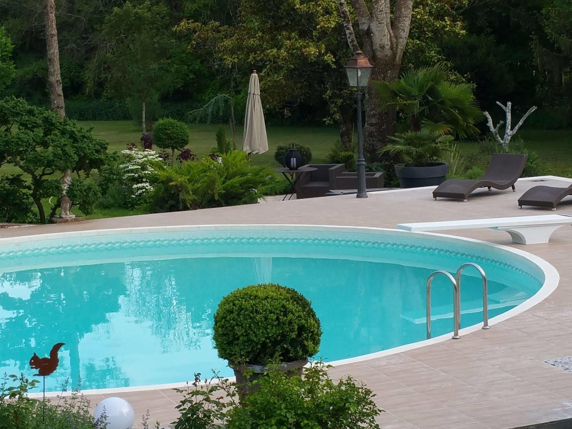 Hotel Moulin Rouhaud Montboyer Esterno foto