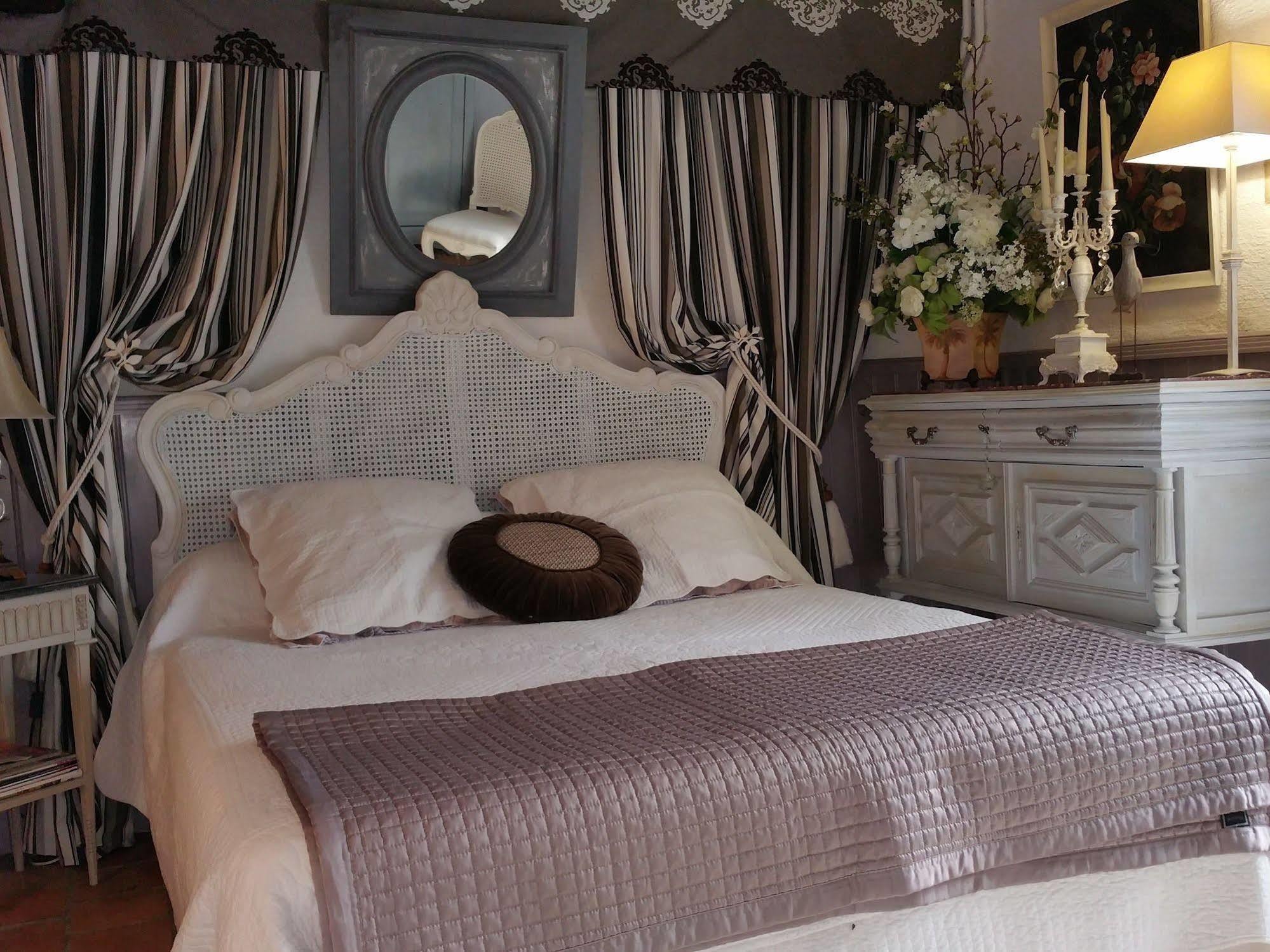 Hotel Moulin Rouhaud Montboyer Esterno foto