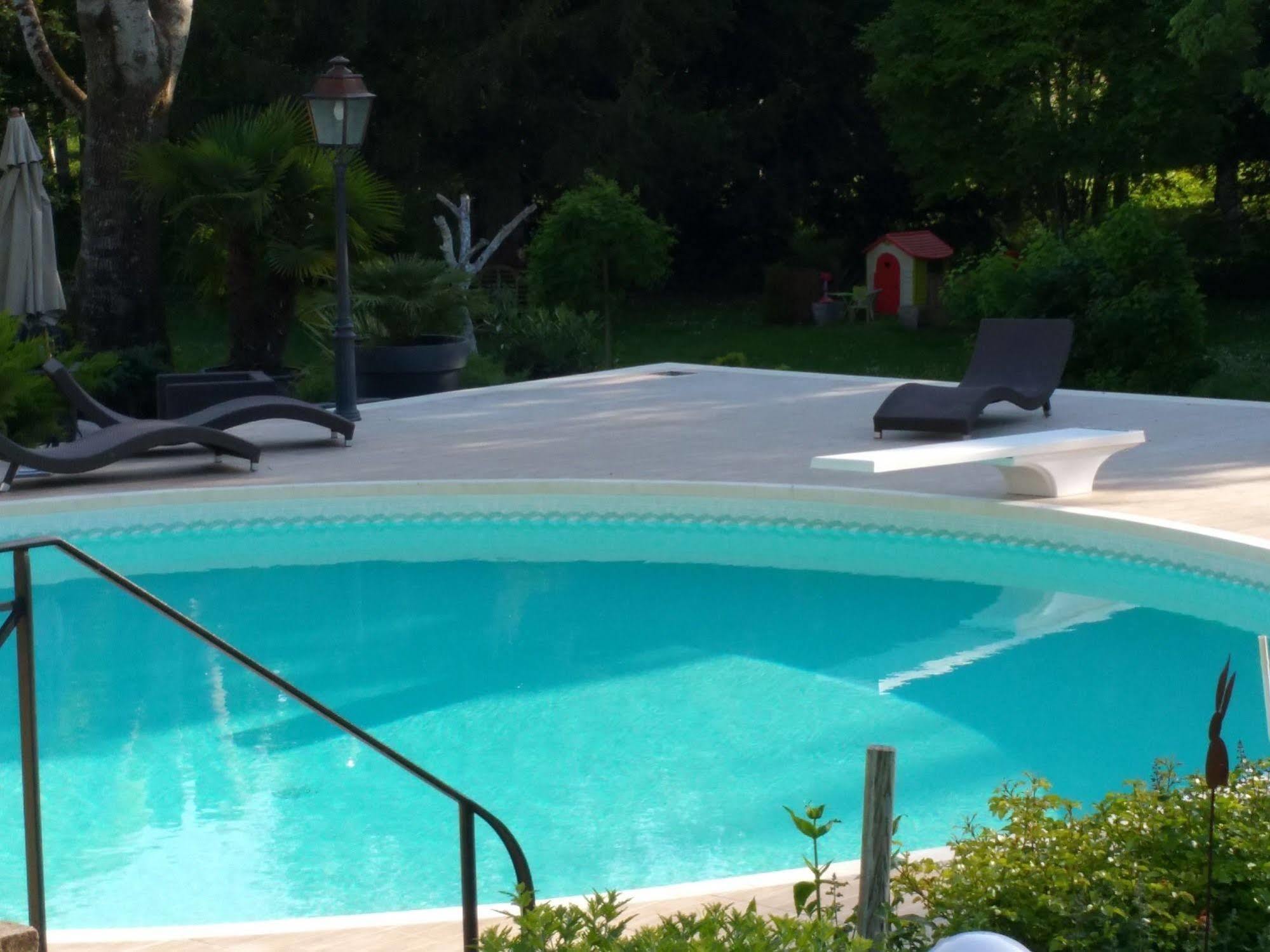 Hotel Moulin Rouhaud Montboyer Esterno foto